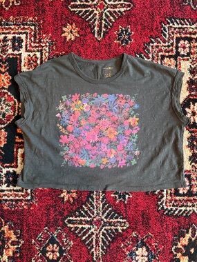 NATURAL LIFE Boxy Short Sleeve Tee in Vibrant Floral Design